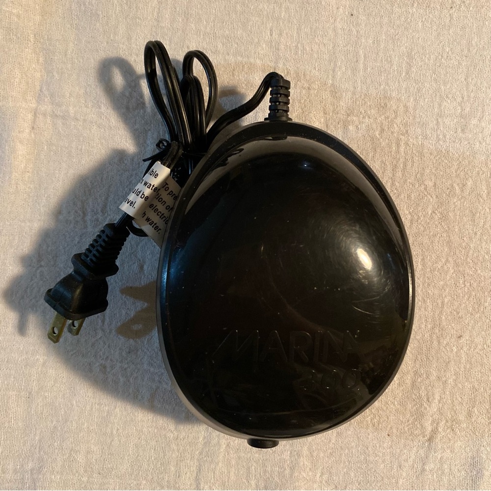Marina 300 Aquarium Air Pump Model 11113